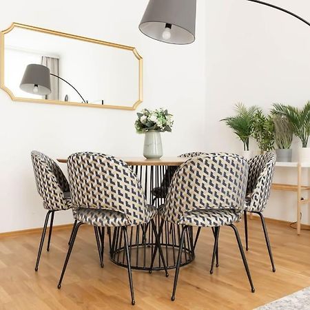 Franz 23 - Typical Viennese Apartment In The Heart Of Vienna Exterior photo